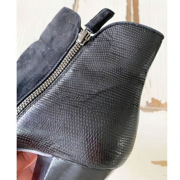 Eileen Fisher Black Lizard Embossed Leather Suede Zip Ankle Boots Sz 8.5 - Picture 11 of 12